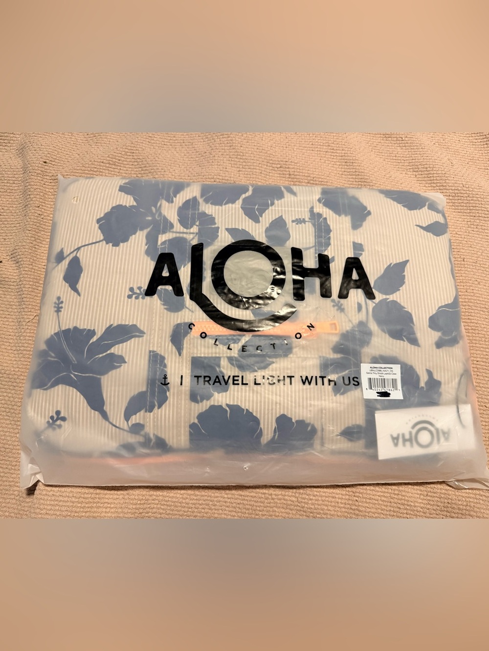 NWT ALOHA Collection Navy/Tan Floral Laptop Sleeve with Peach Zip - Picture 4 of 6
